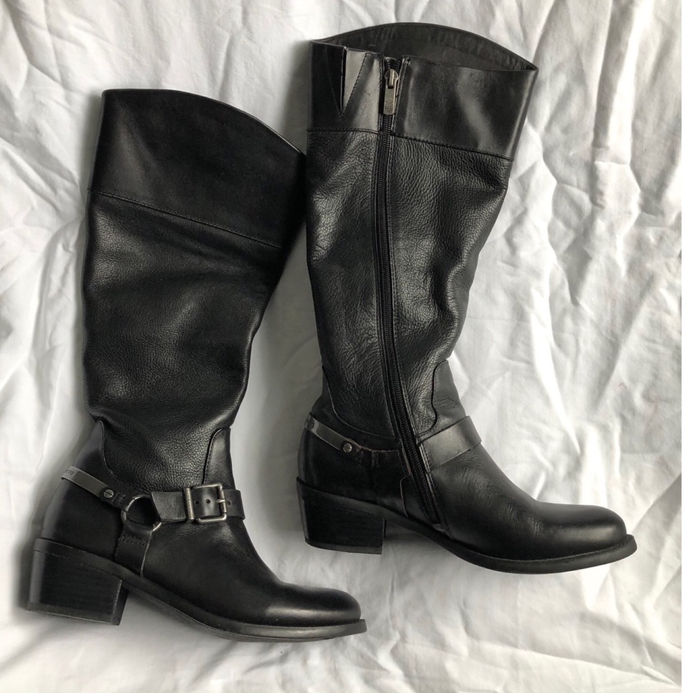 EUC - Black Vince Camuto boot